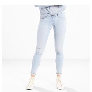 Levi 710 Skinny Light Blue (barely worn) size 27x28 short